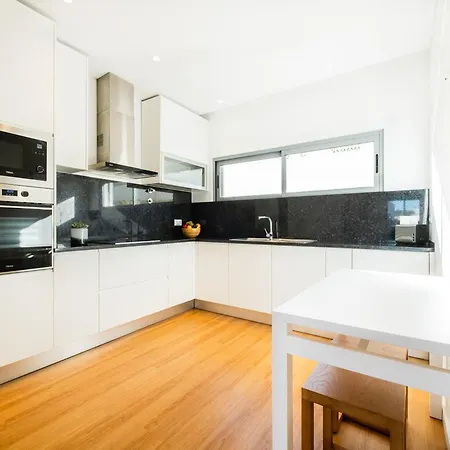 Townhouse In Albufeira With Sea Beach Albufeira